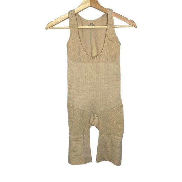 Full Body Shapewear 🤍 - Picture 3 of 9